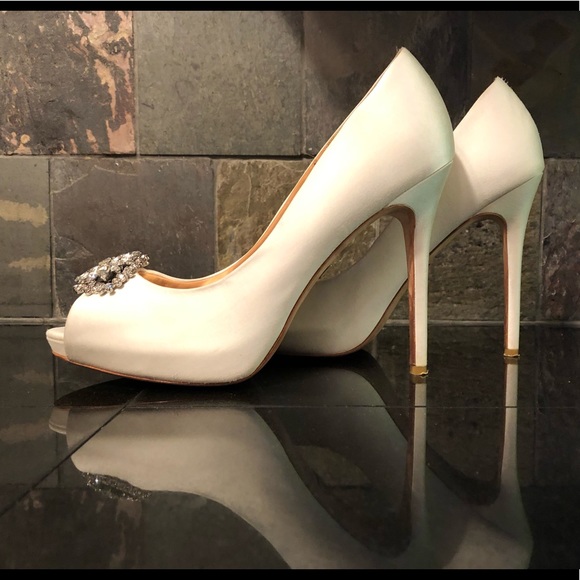 Badgley Mischka ivory satin rhinestone peep toes - Picture 2 of 12